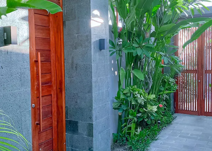 Puri Vatsalya - Private Uluwatu Hotel 2*